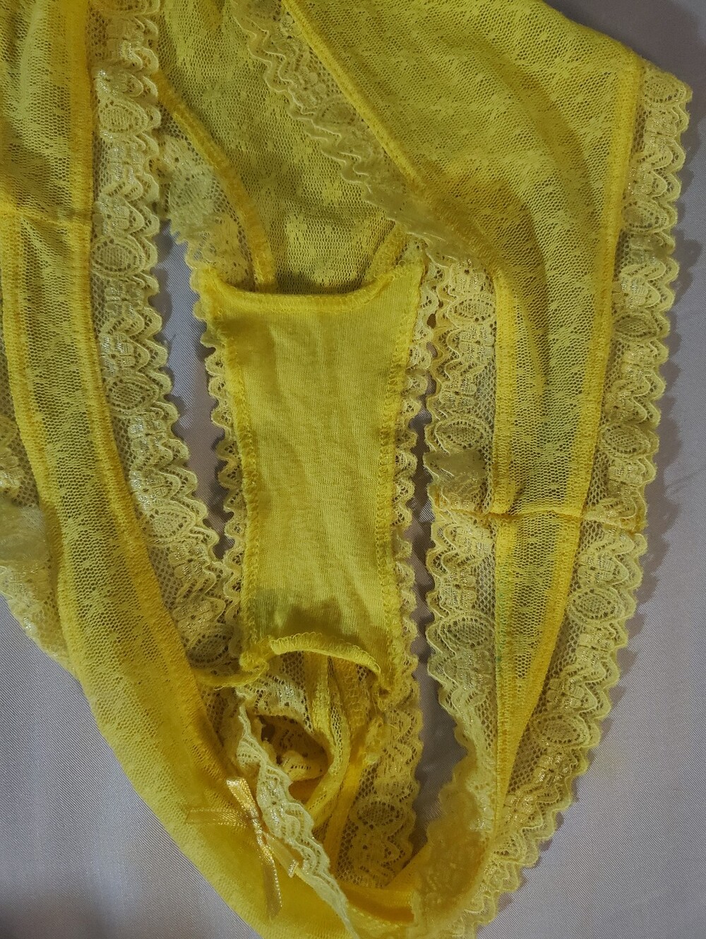 Rare LA SENZA Yellow Lace Cheeky Panty - Picture 9 of 11